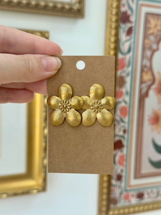 Vintage Flower Gold Earrings