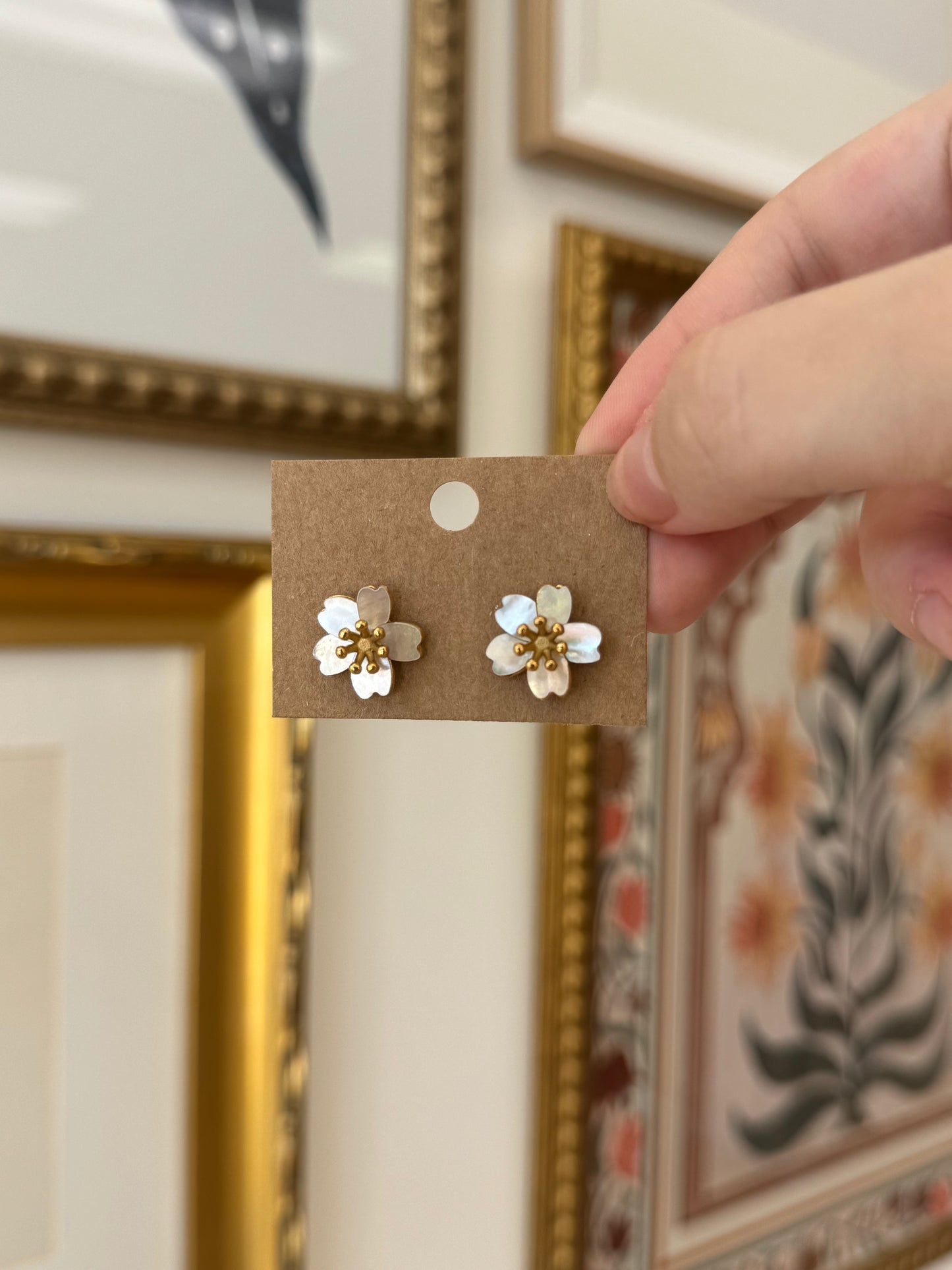 Mother of Pearl Flower Stud Earrings Earrings