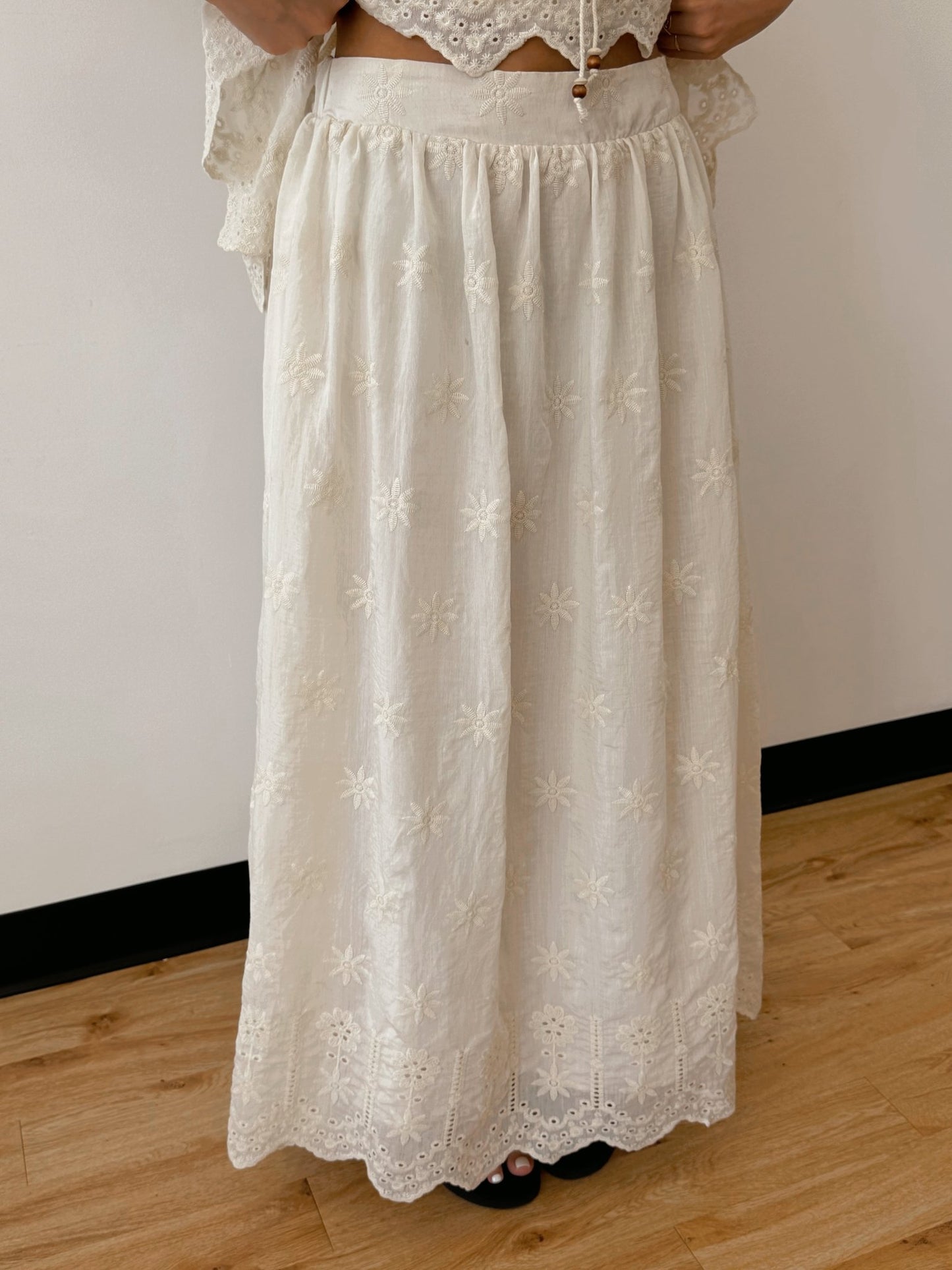 Eyelet Cream Skirt Skirt
