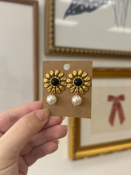 Vintage Daisy Drop Earrings Earrings